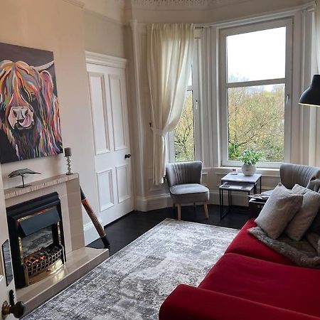 Beautiful Traditional Flat In The Center Of Largs. Exterior foto