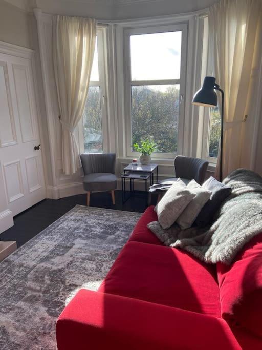 Beautiful Traditional Flat In The Center Of Largs. Exterior foto