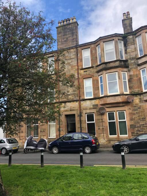 Beautiful Traditional Flat In The Center Of Largs. Exterior foto